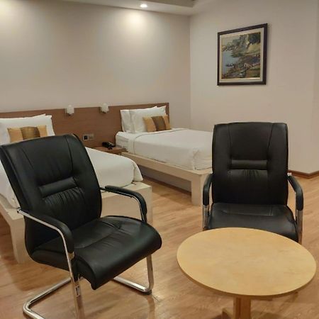Serene Valley Hotel Янгон Екстериор снимка