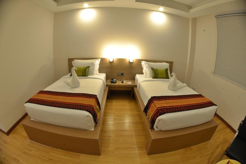 Serene Valley Hotel Янгон Екстериор снимка