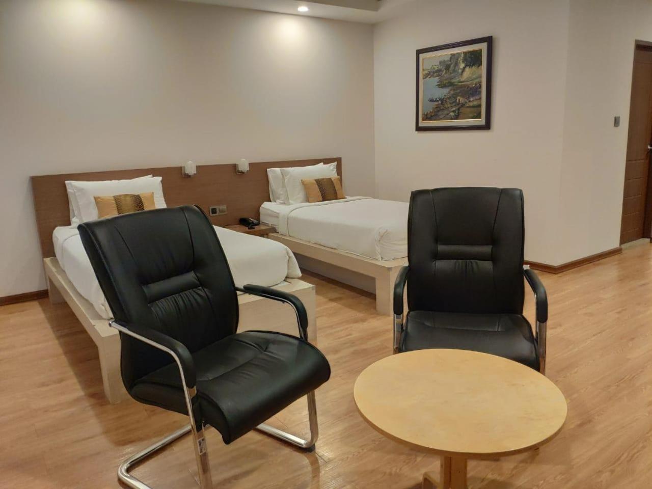 Serene Valley Hotel Янгон Екстериор снимка